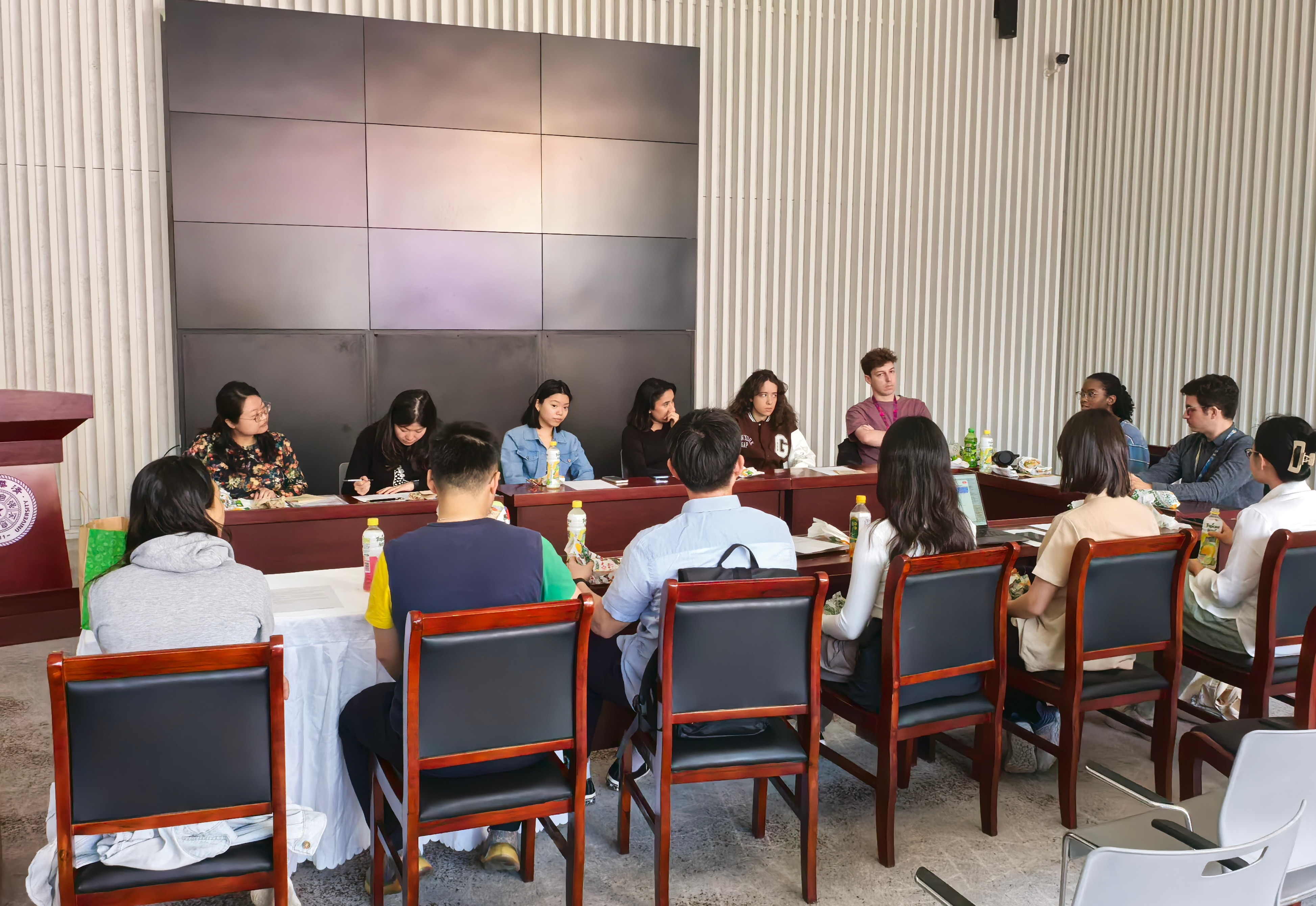 20250321-学生职业发展指导中心举办国际学生专场求职午餐会-职业发展中心-求职午餐会现场.jpg