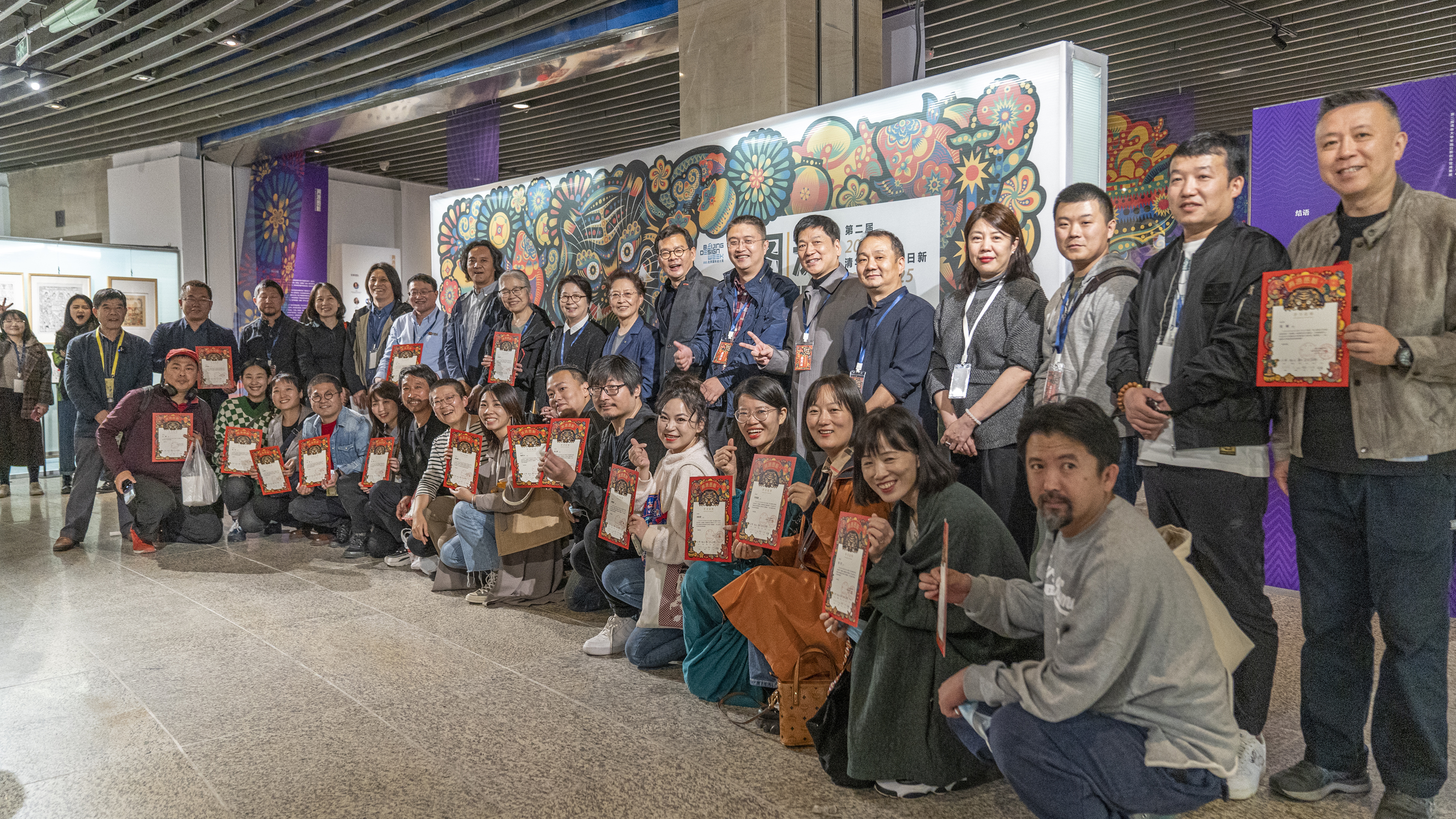 20211011-第二届乐竞首页年画日新创作营成果展开幕-项目组-现场4.jpg