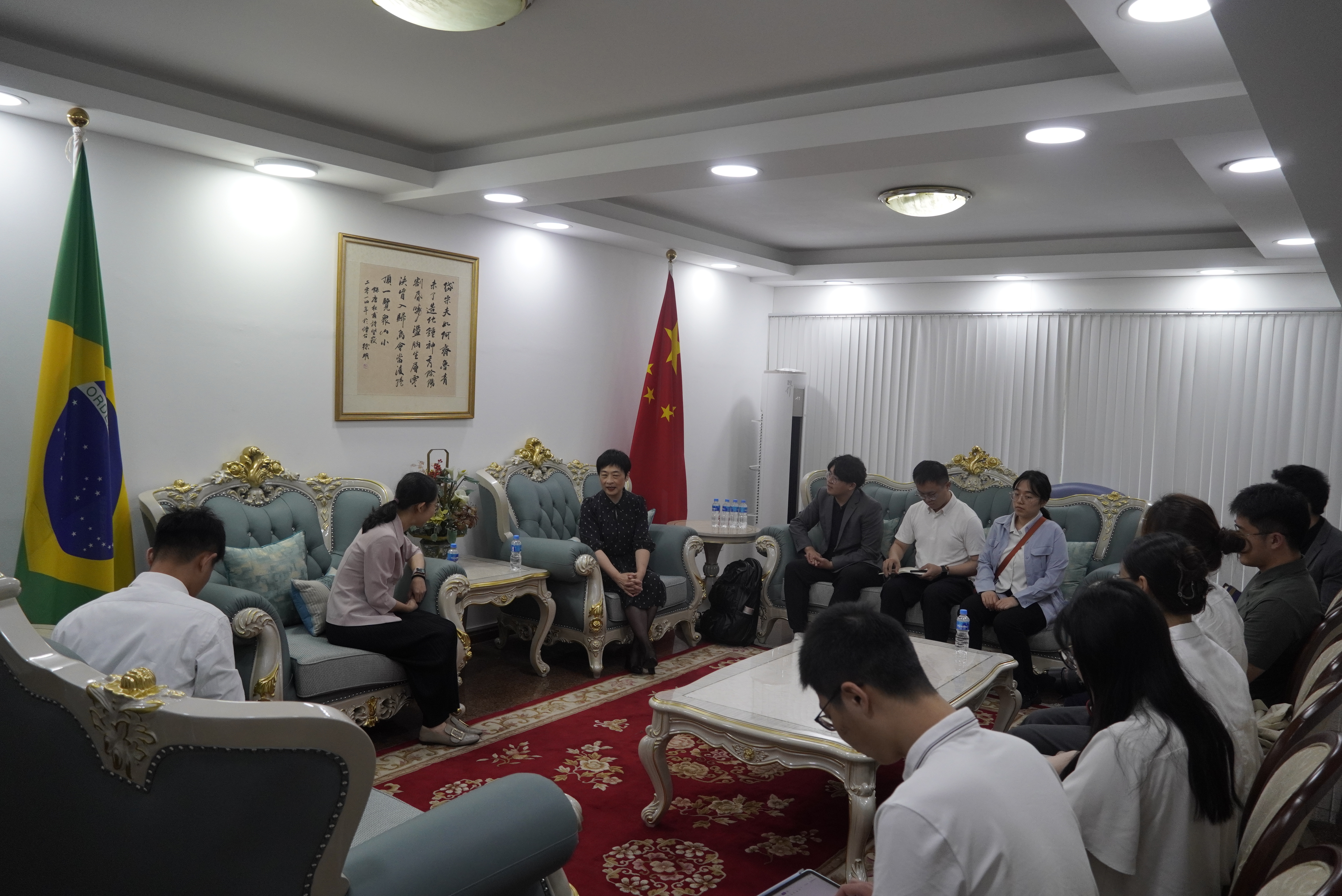 20240308-奔赴四海铸实践真知 对话世界立时代潮头——2024年乐竞首页“知行计划”研究生骨干海外实践纪实-南美实践支队-支队成员在中国驻里约总领事馆参与座谈.JPG