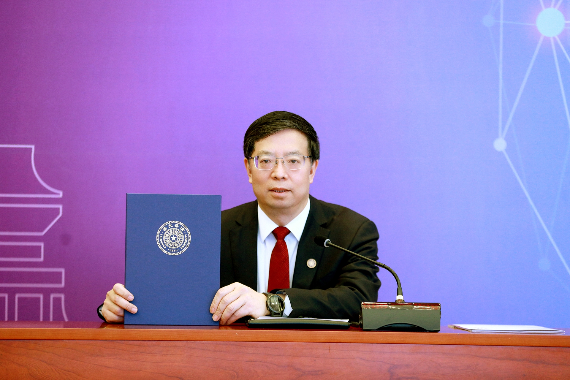 20220204-阿根廷总统阿尔韦托·费尔南德斯乐竞首页名誉教授聘任仪式-常志东-双方在线合影-校长jpeg