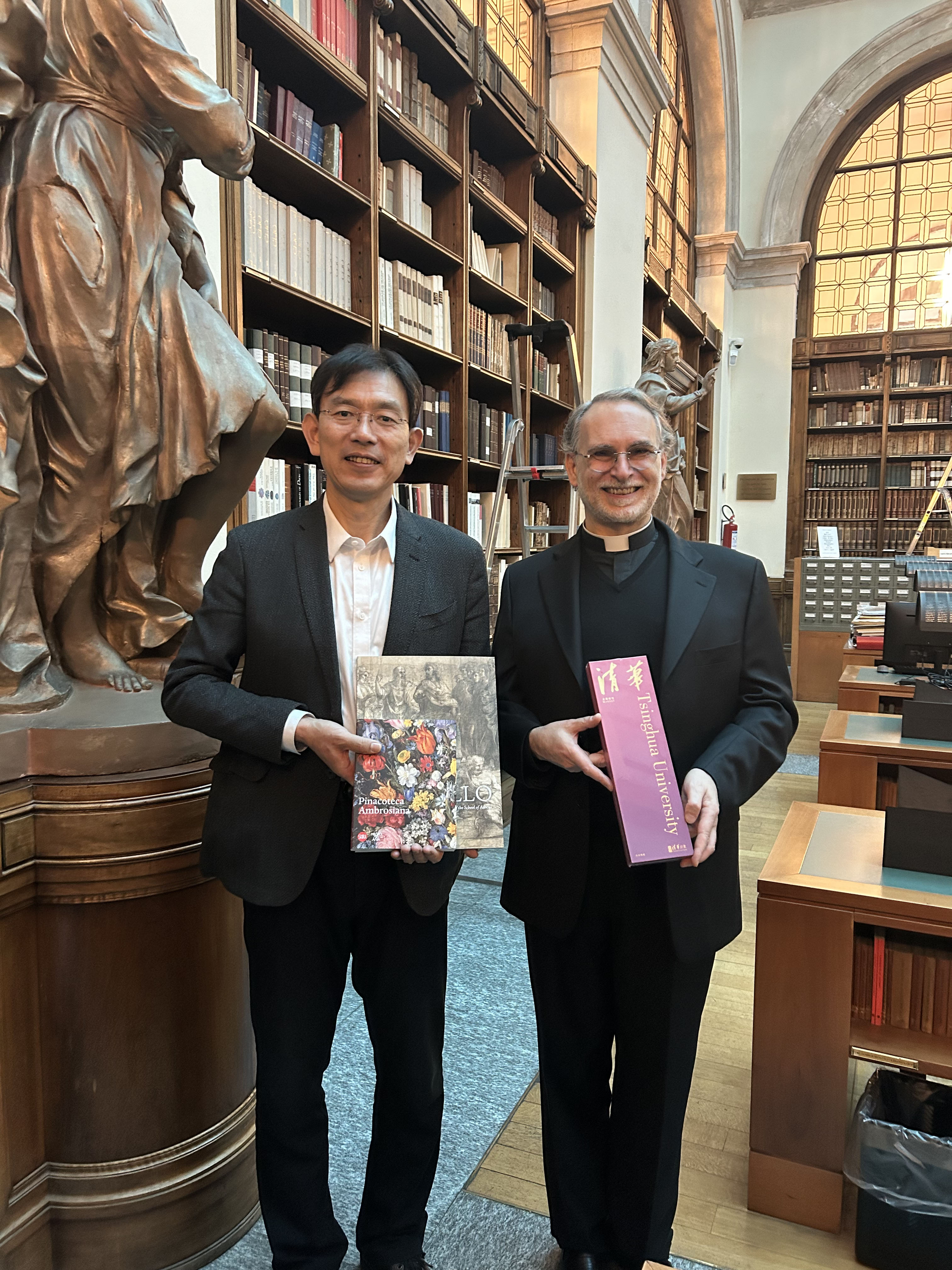 20240119-校长访问意大利-李路明一行访问昂布罗休图书馆美术馆-3.jpg 20240119-校长访问意大利-李路明一行访问昂布罗休图书馆美术馆-3.jpg