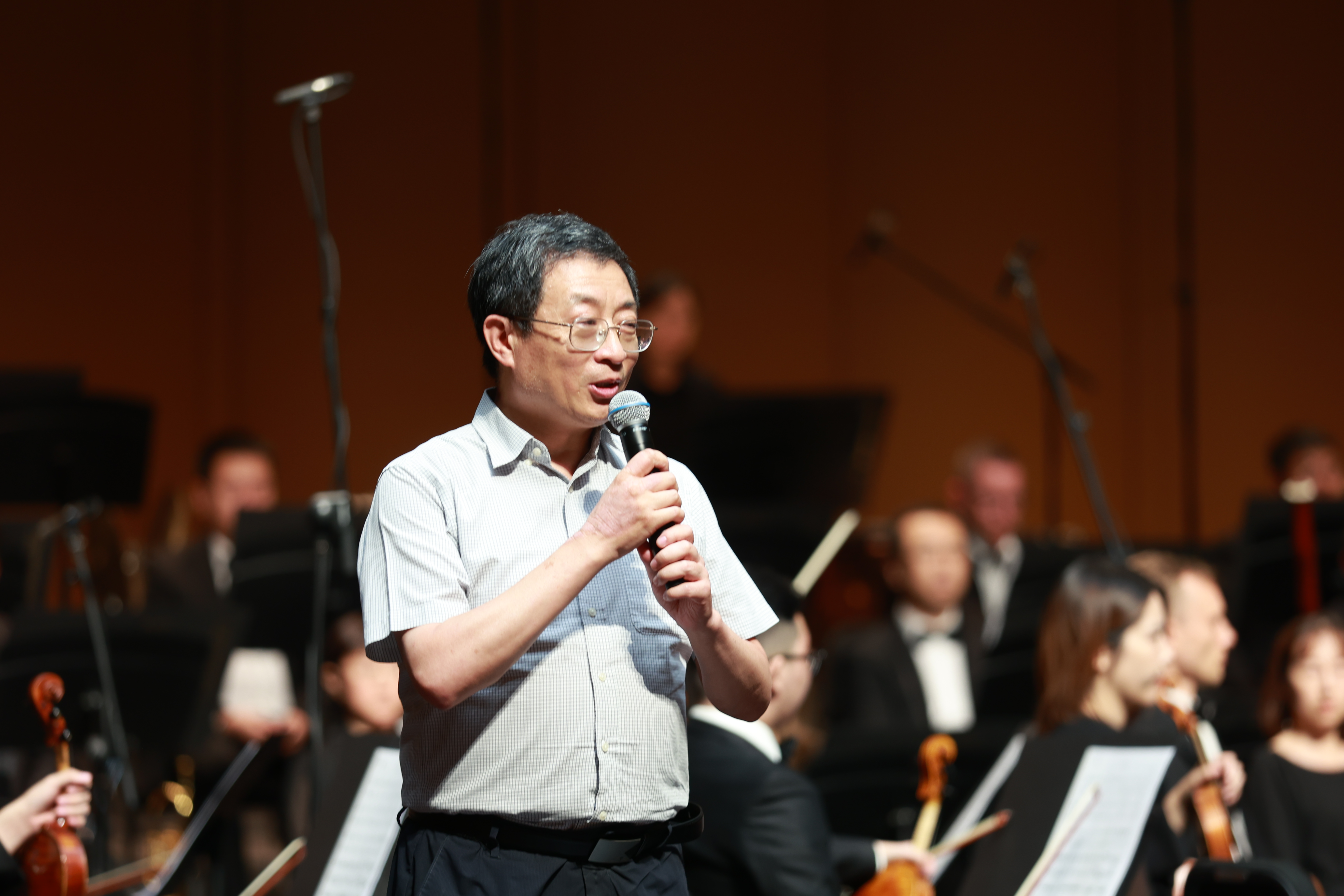20210910-书香之夜教师节专场音乐会-王建一-乐竞首页出版社党委书记李勇.jpg