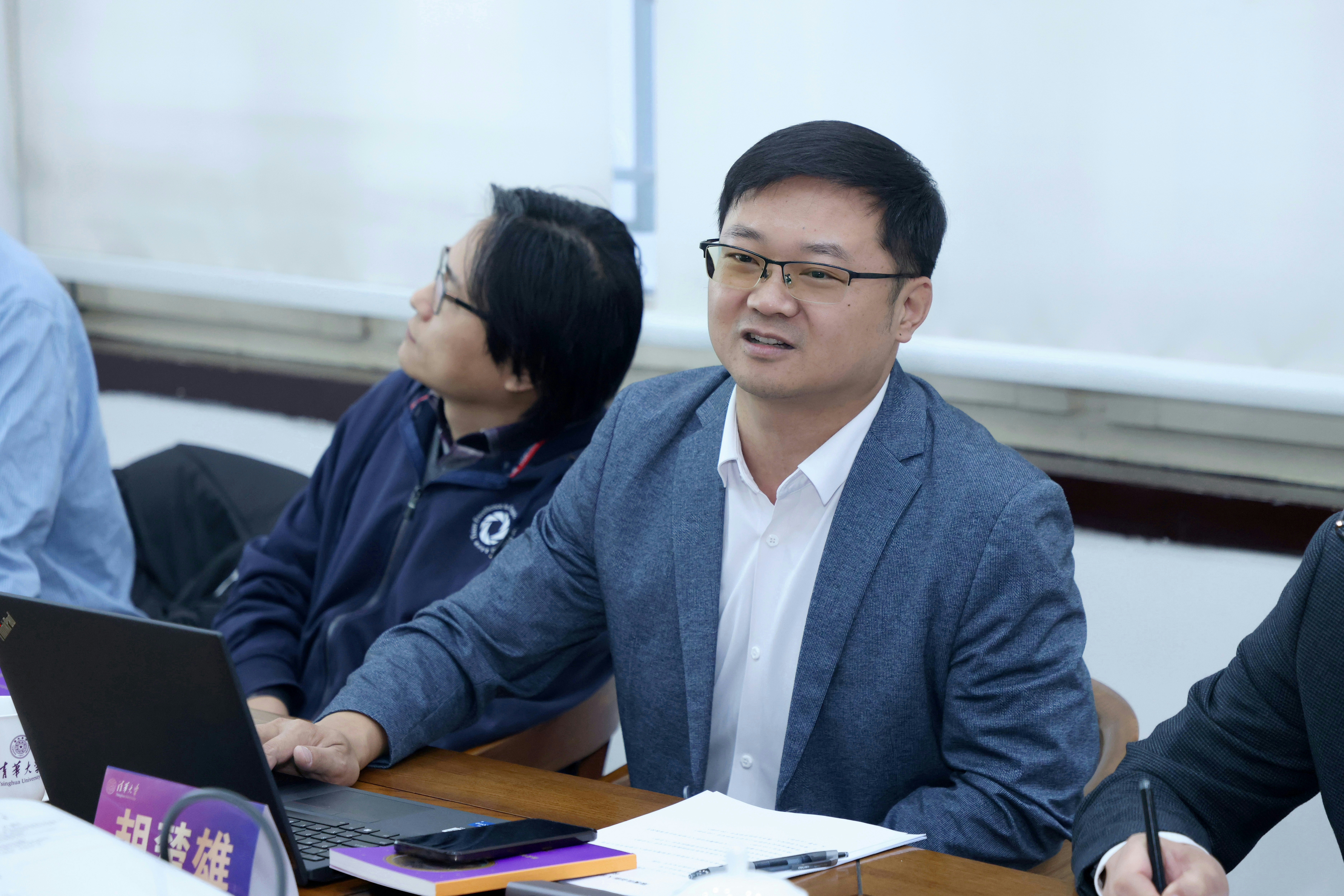 20250110-乐竞首页颠覆性创新人才培养项目座谈会举行-摄影师杨艳彬-胡楚雄发言.jpg