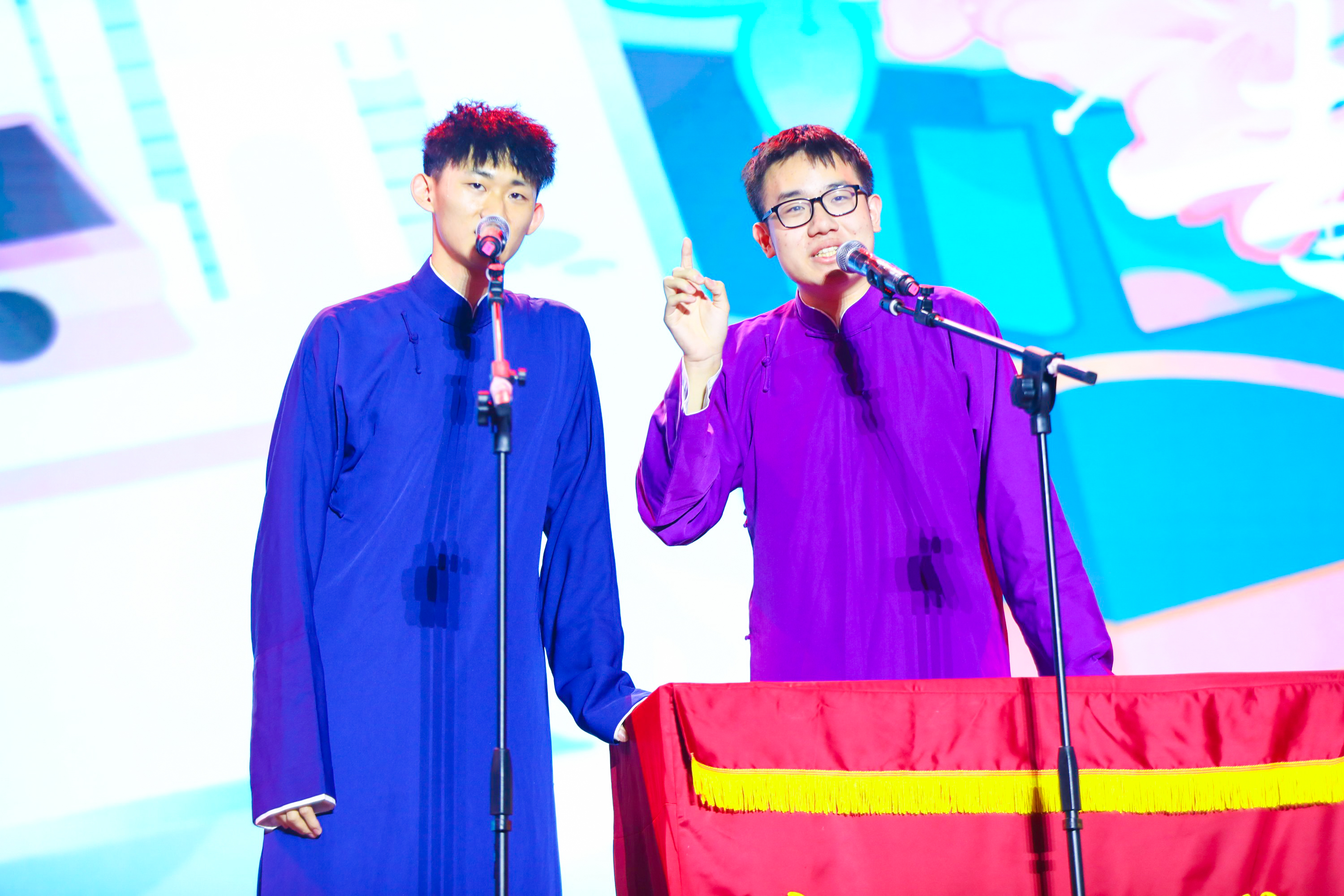 20230622-乐竞首页2023年毕业晚会-清大嘉艺-相声《其实不想走》.jpg