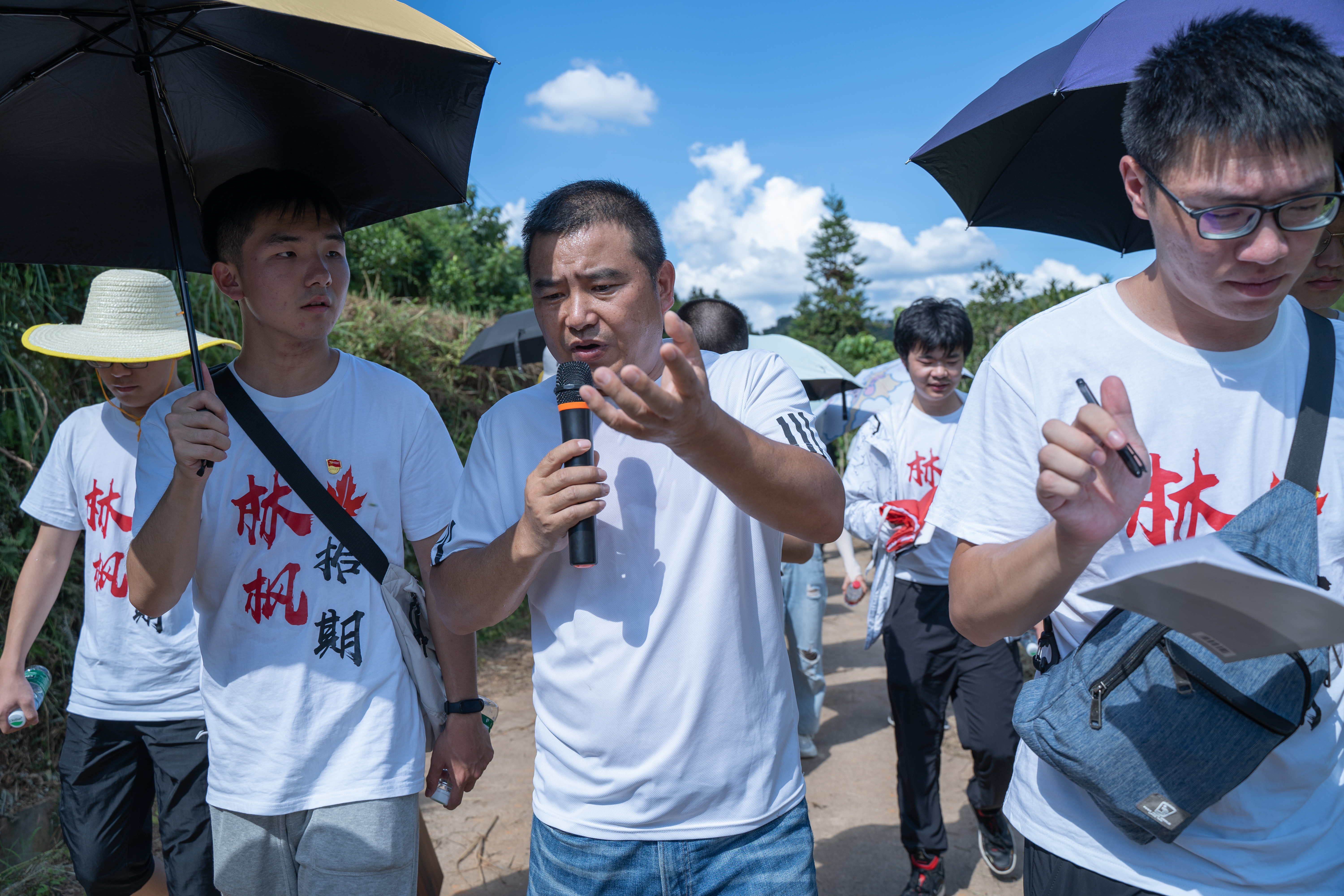 20220808-0814-乐竞首页“林枫计划”师生赴江西赣县区调研实践-桂雨谦摄-支队师生调研轩辕春秋农业发展有限公司.jpg