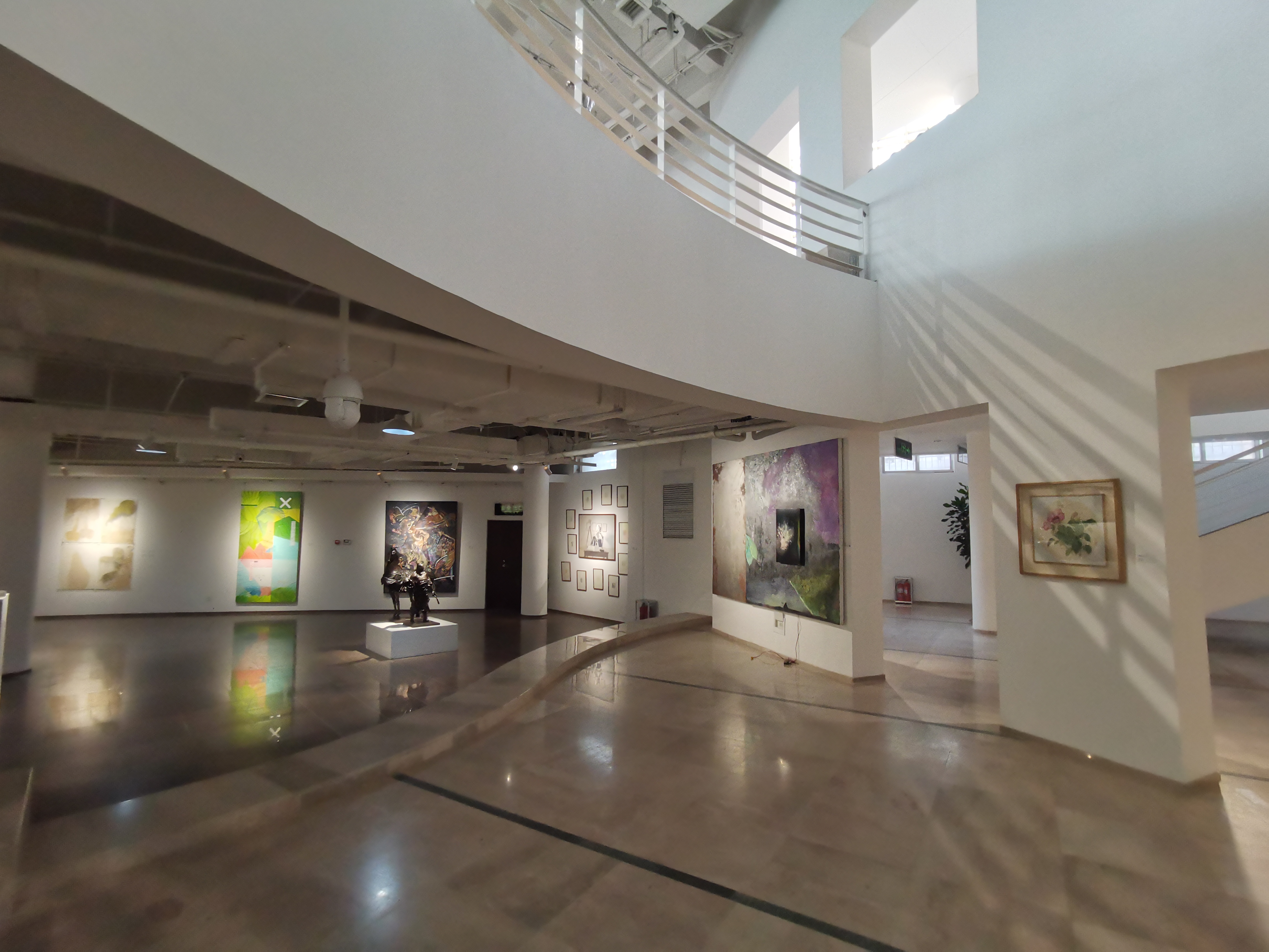 20221101-青蓝之梦·乐竞首页美术学院雕塑绘画作品邀请展-雕塑系-展厅2.jpg