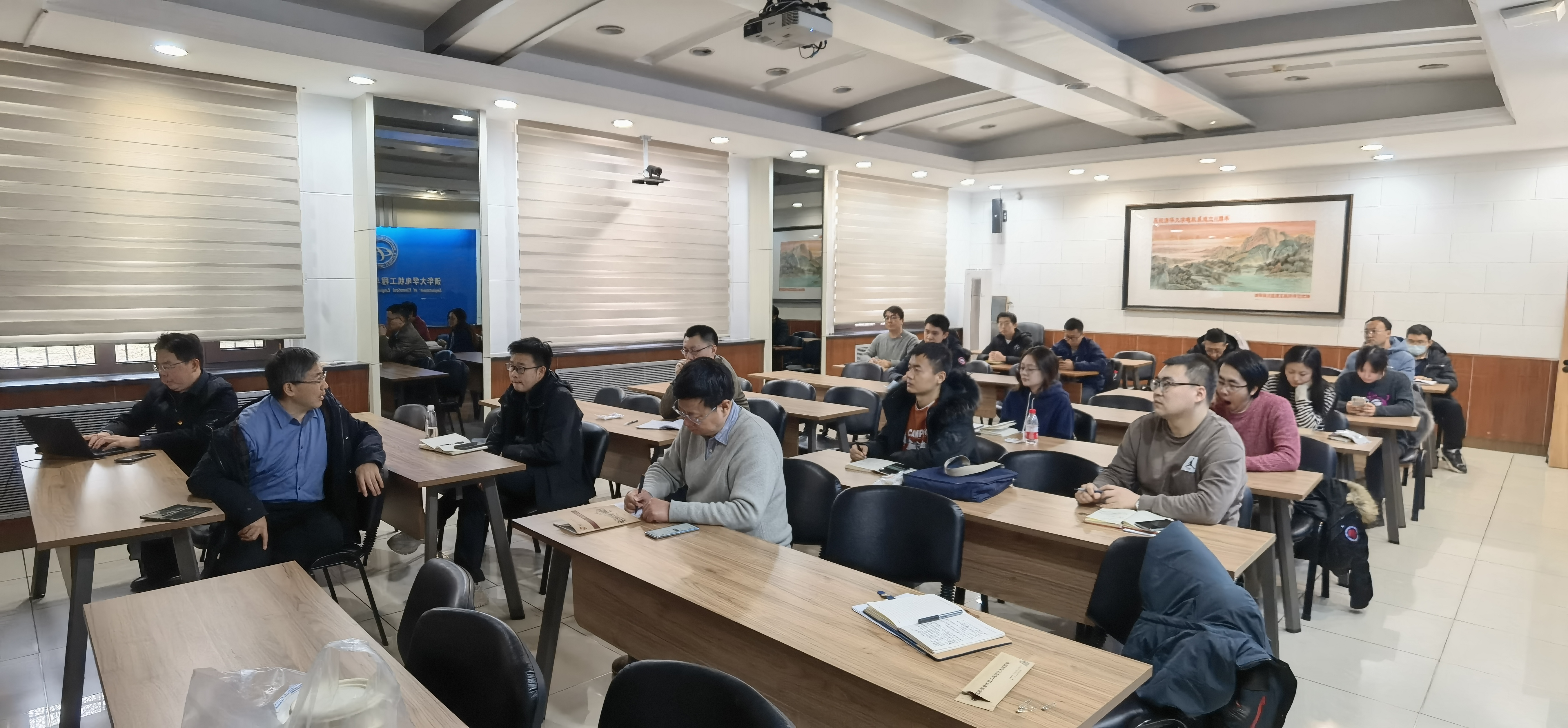20231212-电机系组织师生党员参加乐竞首页全校党员集中培训-无-9.jpg