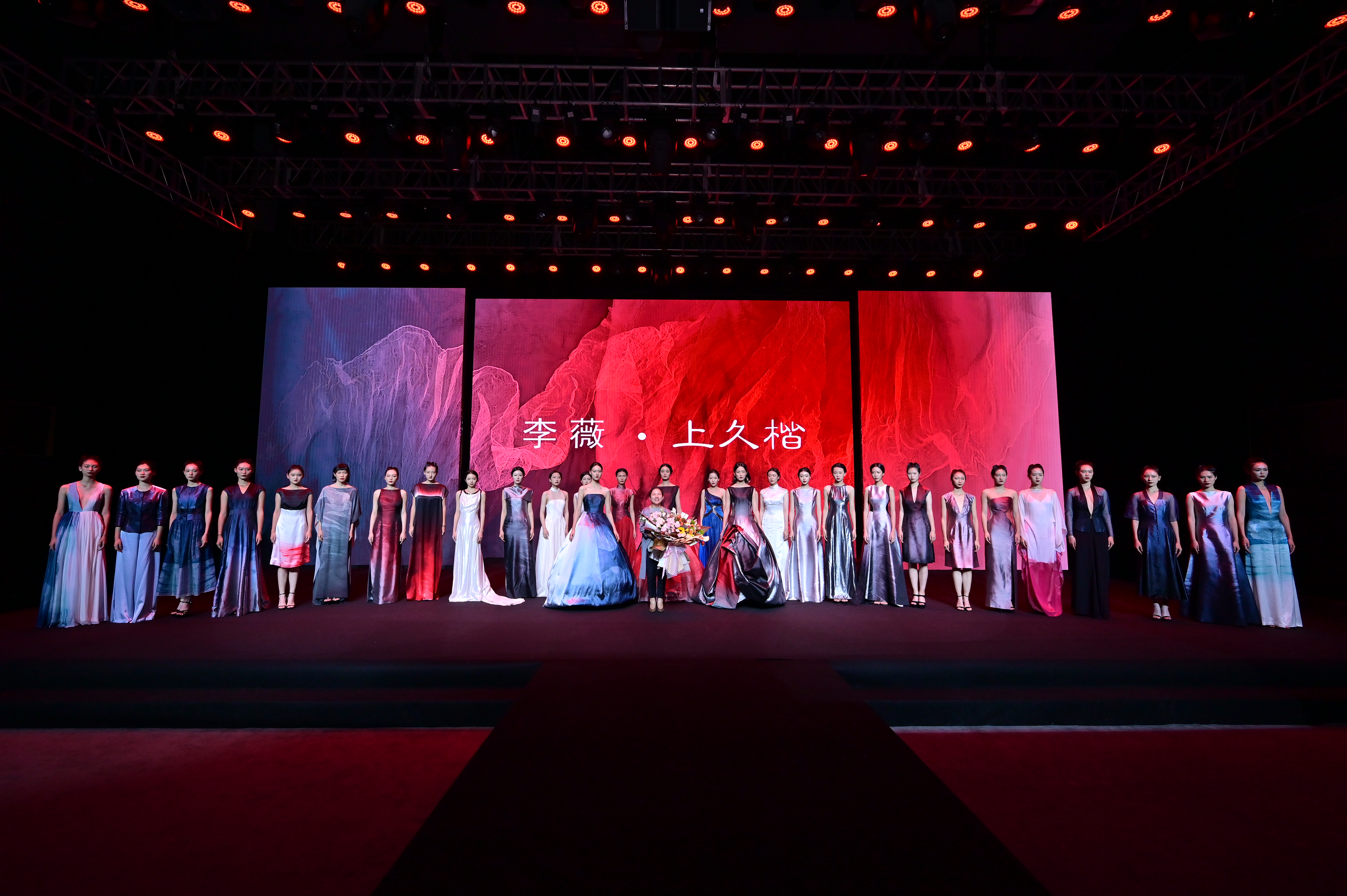 20211026-李薇宋锦服装秀-主办方-走秀现场4.JPG