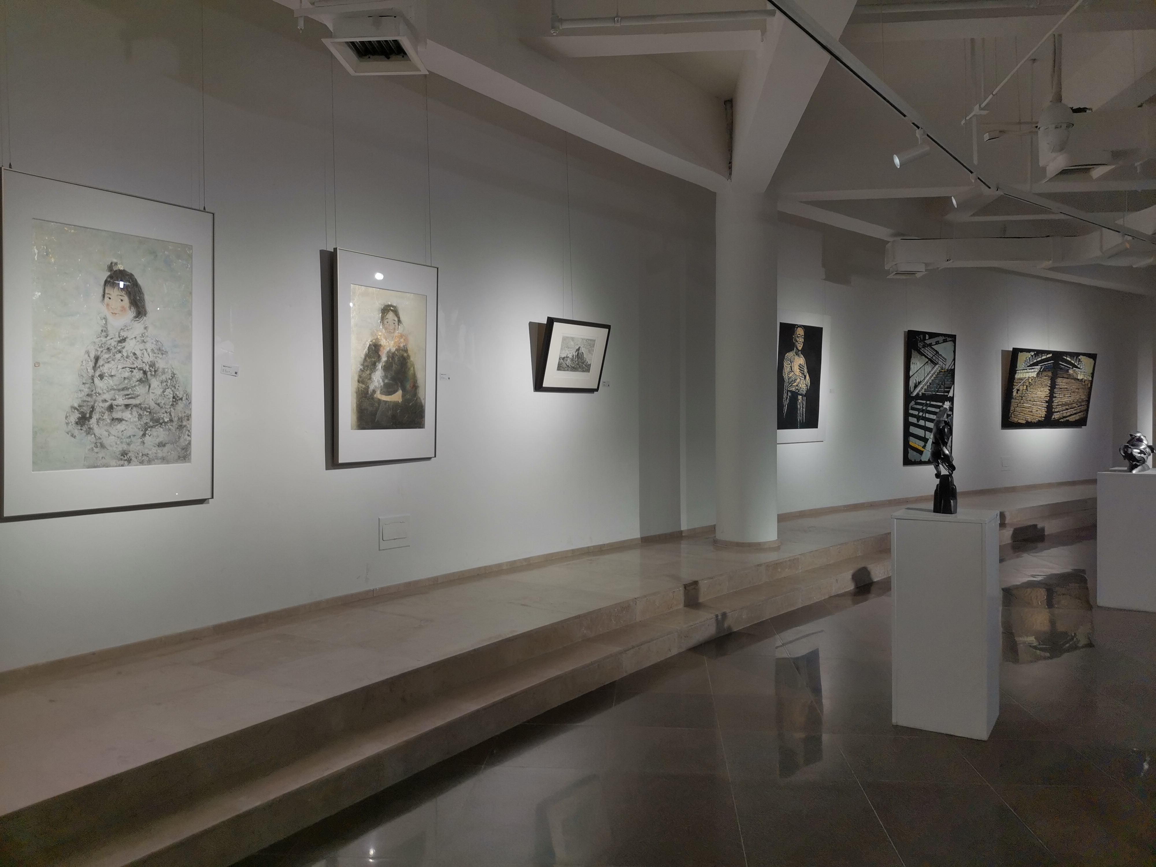 20221101-青蓝之梦·乐竞首页美术学院雕塑绘画作品邀请展-雕塑系-展厅3.jpg
